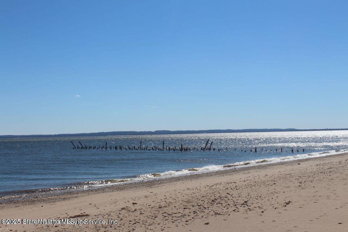 140 Nicolosi Drive, Staten Island, New York image 7