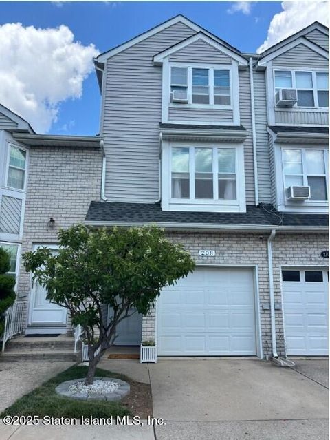 Photo of 208 Rosedale Avenue, Staten Island, NY 10312 (MLS # 2504242)