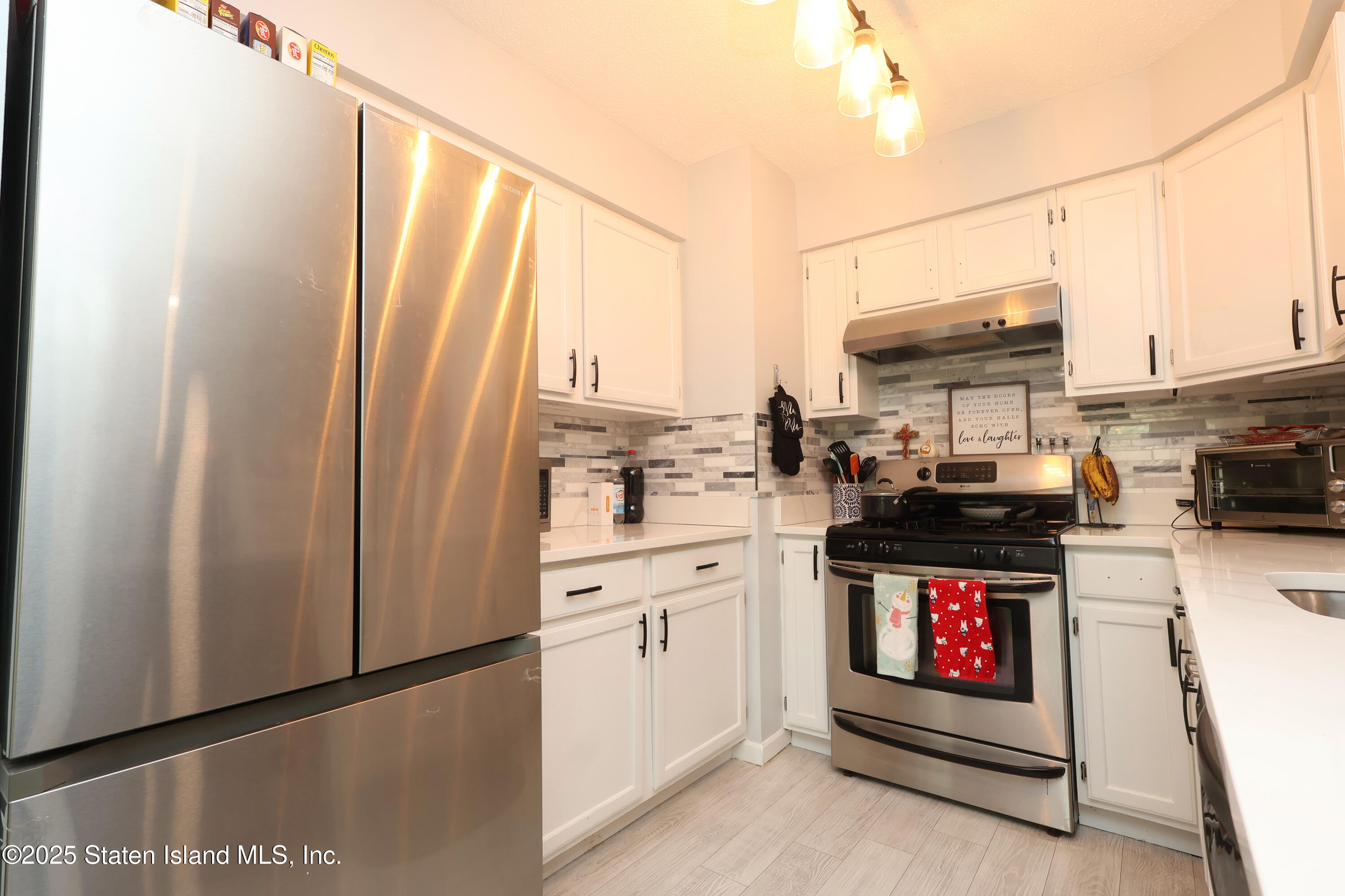 150 Ilyssa Way, Staten Island, New York image 15