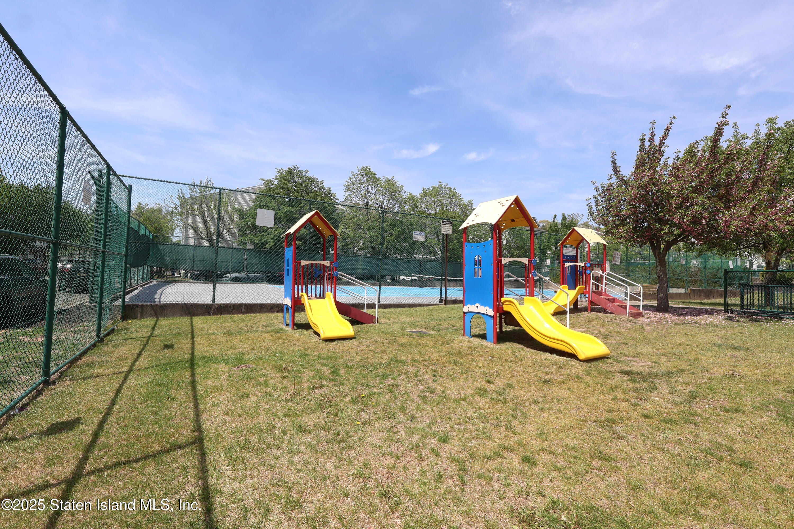 150 Ilyssa Way, Staten Island, New York image 20