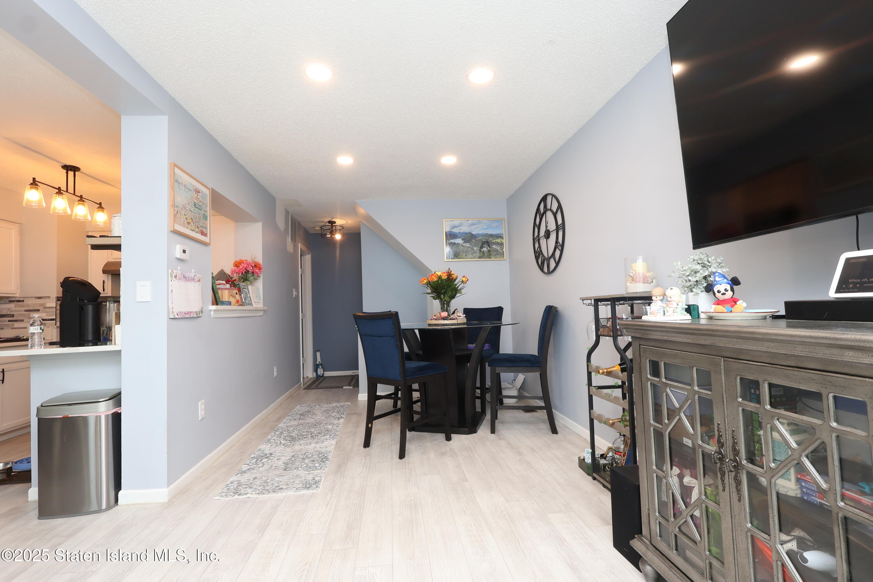 150 Ilyssa Way, Staten Island, New York image 8
