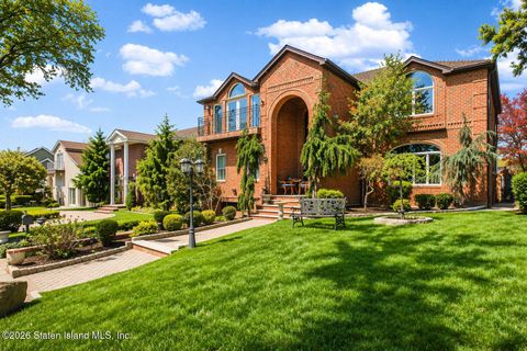 Photo of 141 Overlook Terrace, Staten Island, NY 10305 (MLS # 2602083)