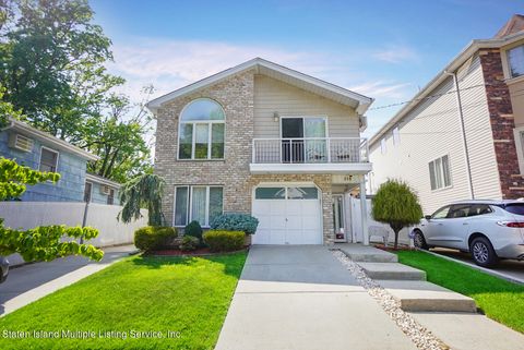 Photo of 259 Detroit Avenue, Staten Island, NY 10312 (MLS # 1162352)