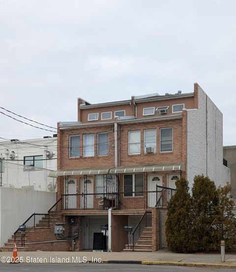 Photo of 75 Kermit Avenue, Staten Island, NY 10305 (MLS # 2504038)