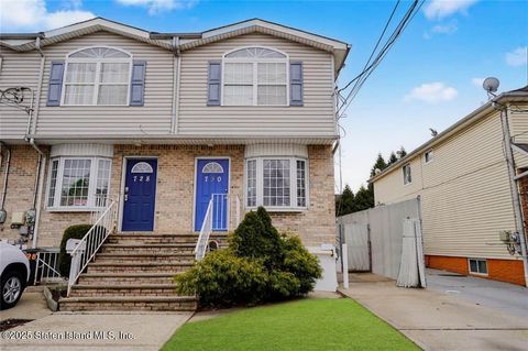 Photo of 730 Post Avenue, Staten Island, NY 10310 (MLS # 2501273)