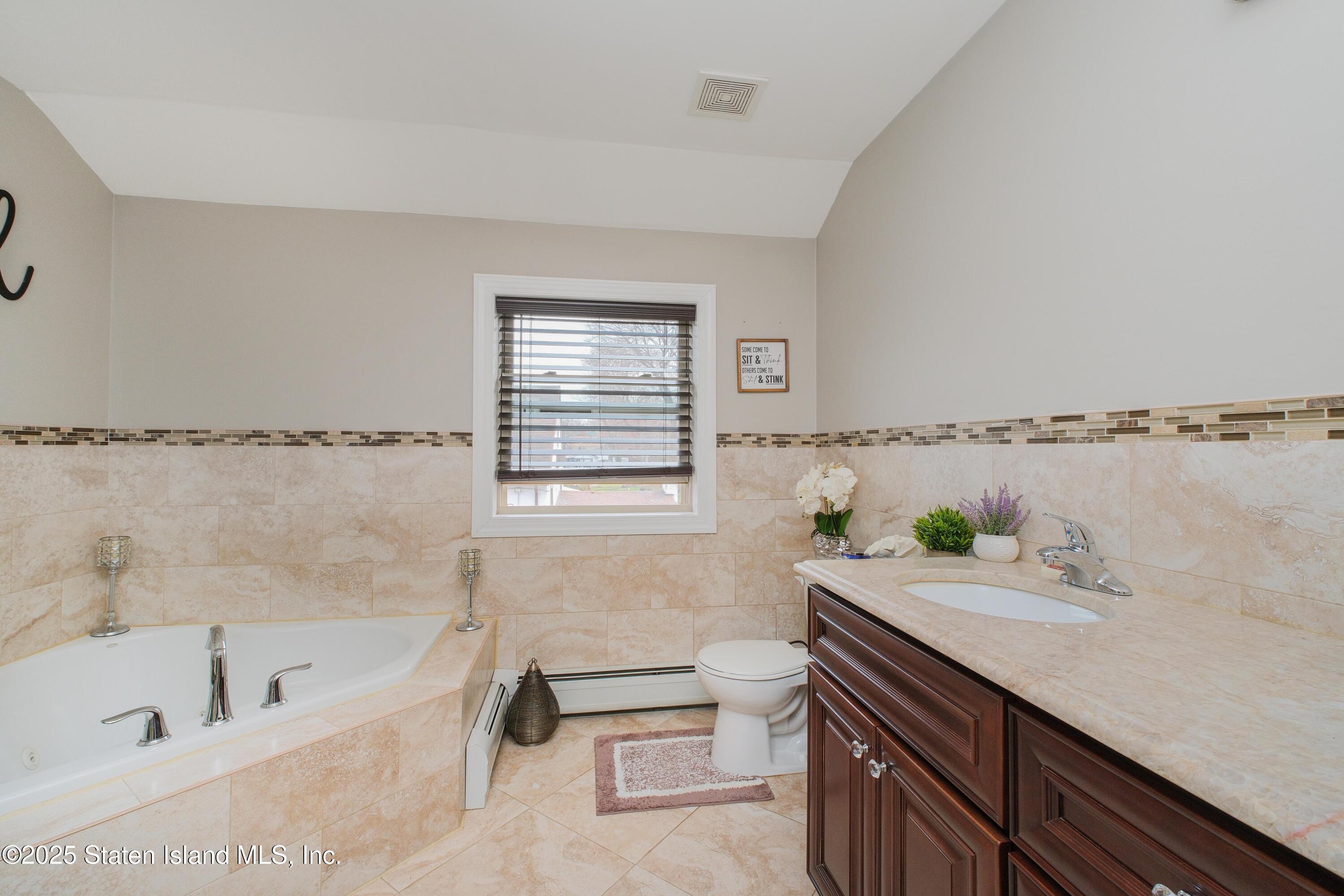 394 Clarke Avenue, Staten Island, New York image 36