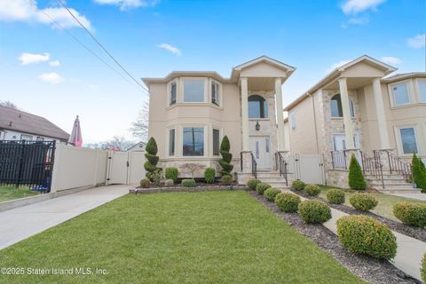 Photo of 394 Clarke Avenue, Staten Island, NY 10306 (MLS # 2501729)