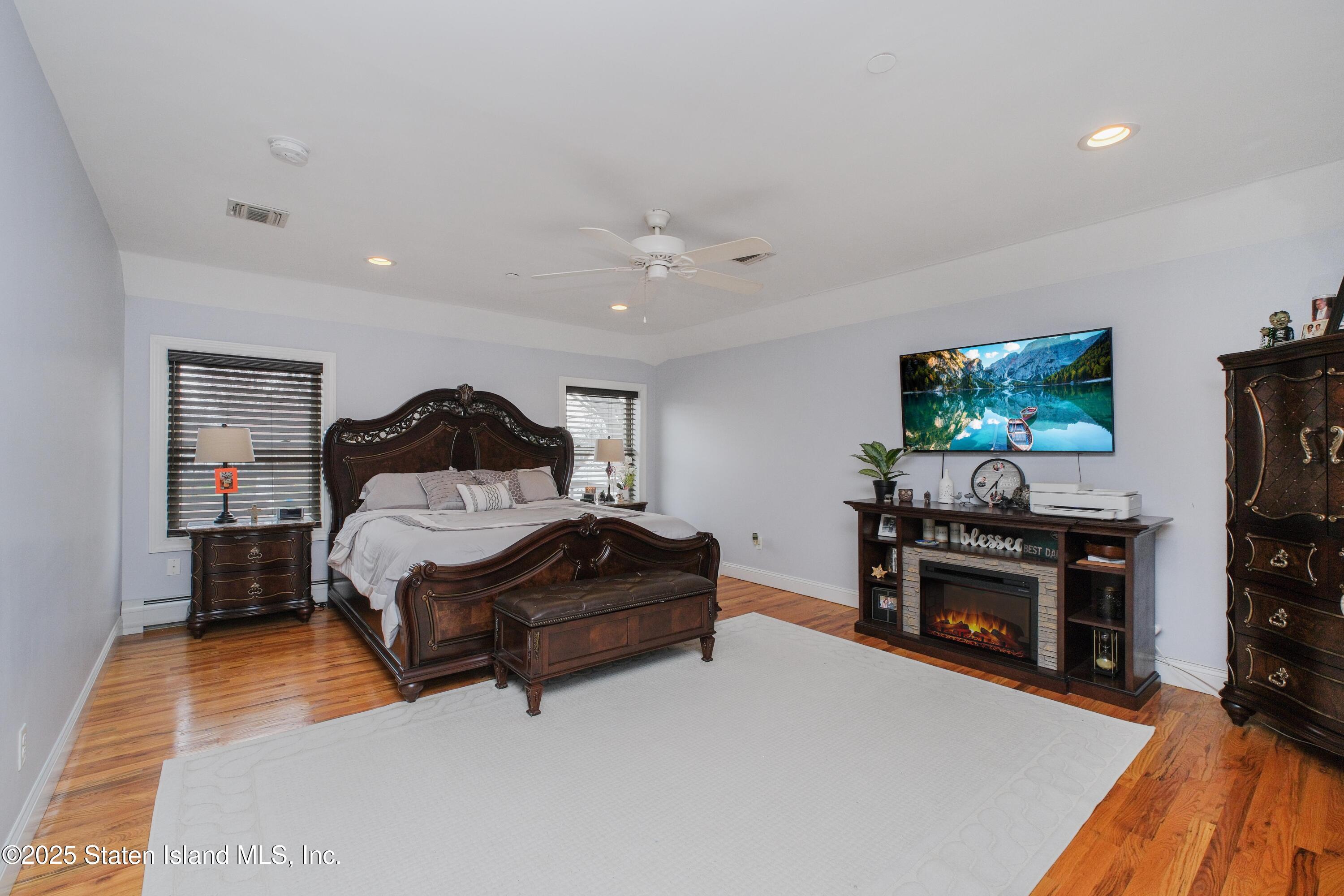 394 Clarke Avenue, Staten Island, New York image 32