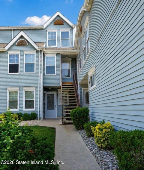Condo For Sale - 105 Pond Way<br/> Staten Island, NY 10303