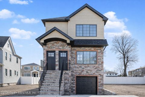 Photo of 16 Church Avenue, Staten Island, NY 10314 (MLS # 2602656)