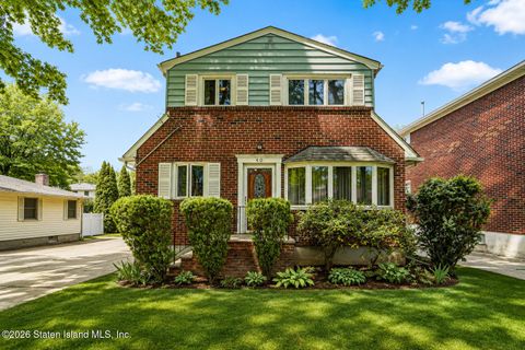 Photo of 40 Minna Street, Staten Island, NY 10304 (MLS # 2602671)