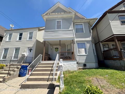 Photo of 25 Elizabeth Street, Staten Island, NY 10310 (MLS # 2502608)