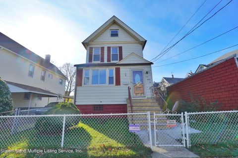 Photo of 186 Hatfield Place, Staten Island, NY 10302 (MLS # 1165676)