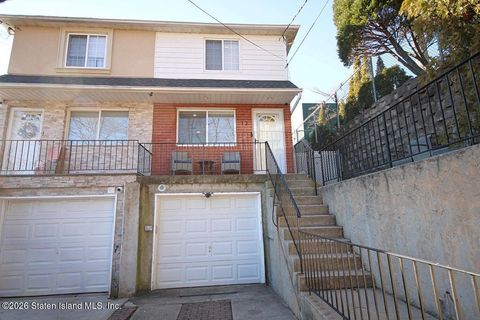 Photo of 12 Altamont Street, Staten Island, NY 10306 (MLS # 2600268)