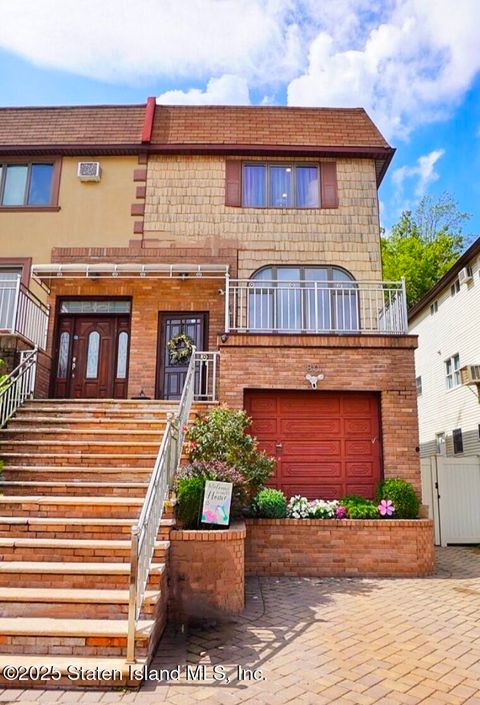 Photo of 80 Mulberry Avenue, Staten Island, NY 10314 (MLS # 2500946)