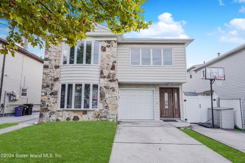 Photo of 38 Bowdoin Street, Staten Island, NY 10314 (MLS # 2405314)