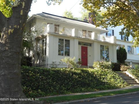 Photo of 86 Ward Avenue, Staten Island, NY 10304 (MLS # 2505616)