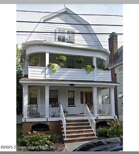 Photo of 125 Silver Lake Road, Staten Island, NY 10310 (MLS # 2505144)