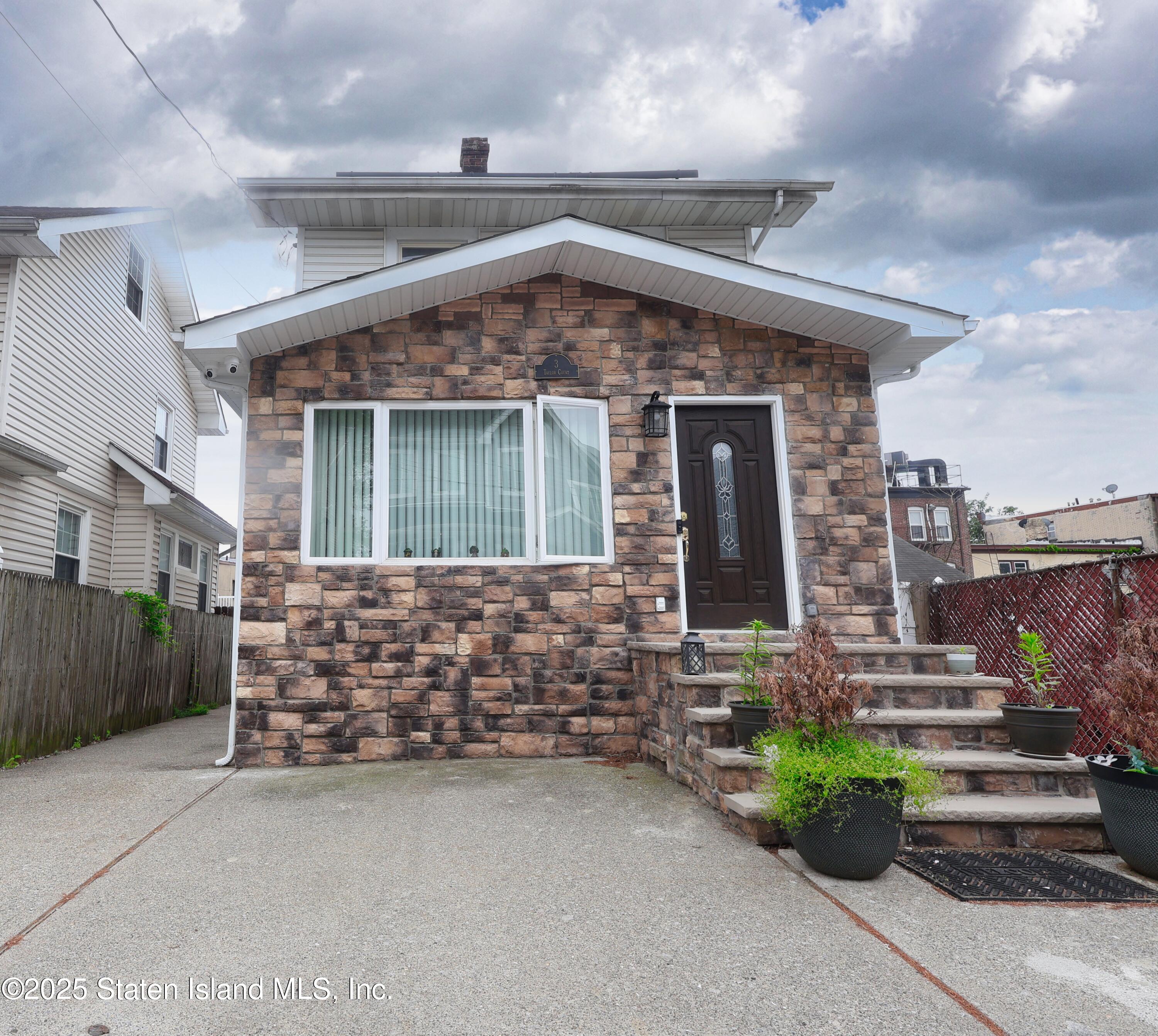 3 Taylor Court, Staten Island, New York image 1