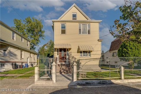 Photo of 89 N Burgher Avenue, Staten Island, NY 10310 (MLS # 2404923)