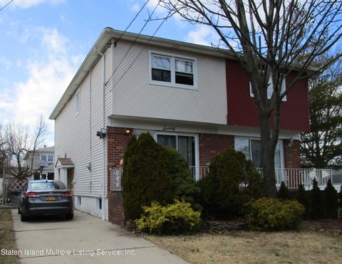 Photo of 70 Sheraden Avenue, Staten Island, NY 10314 (MLS # 1163540)