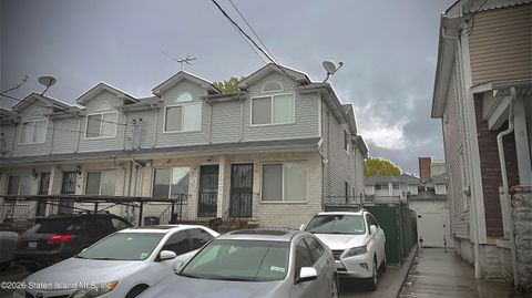 Photo of 349 Harbor Road, Staten Island, NY 10303 (MLS # 2602282)