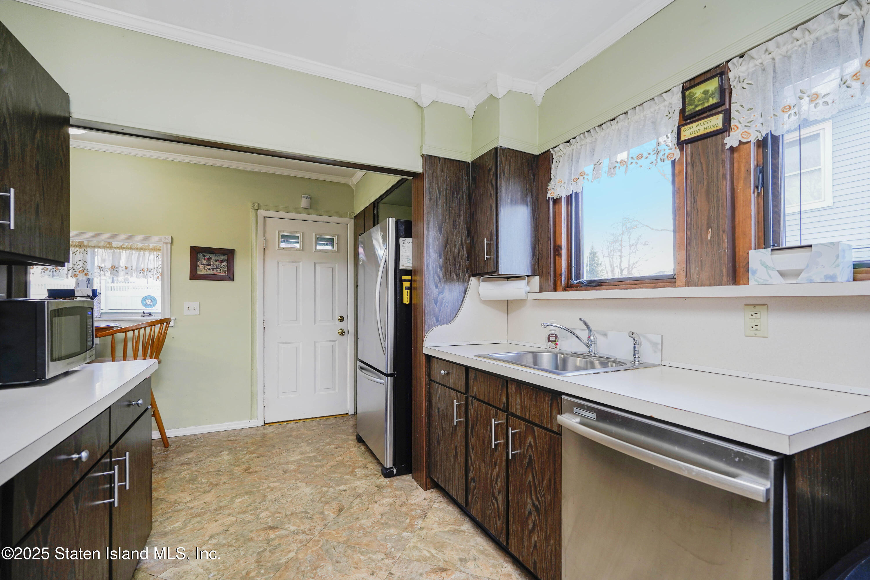 204 Utter Avenue, Staten Island, New York image 14