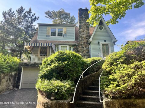 Photo of 151 Sandborn Street, Staten Island, NY 10312 (MLS # 2402709)