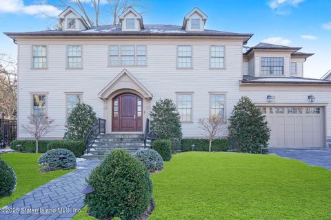 Photo of 400 Prospect Avenue, Staten Island, NY 10301 (MLS # 2500496)