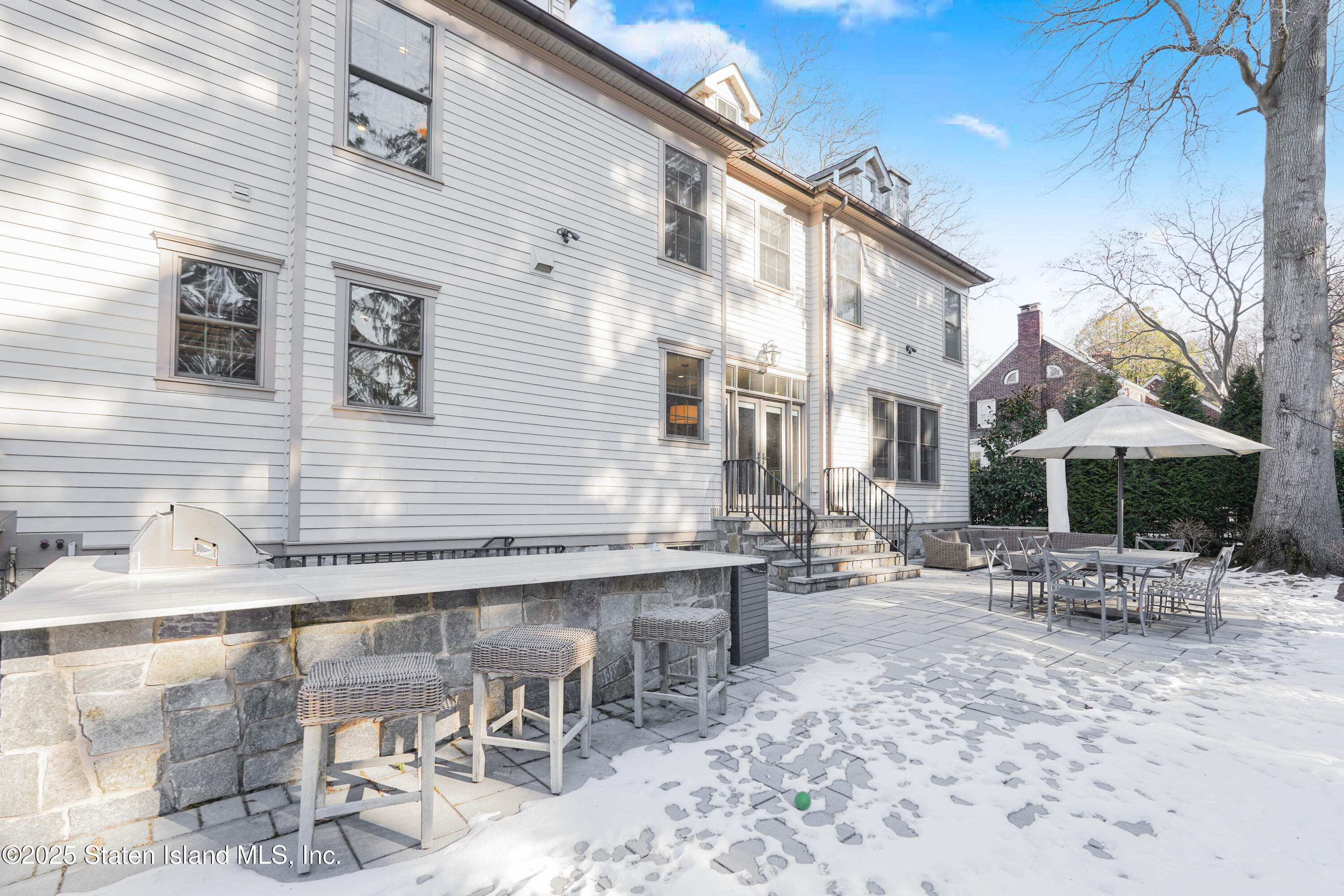 Staten Island, New York 10301, United States, 4 Bedrooms Bedrooms, ,3 BathroomsBathrooms,Residential,Pending,12634