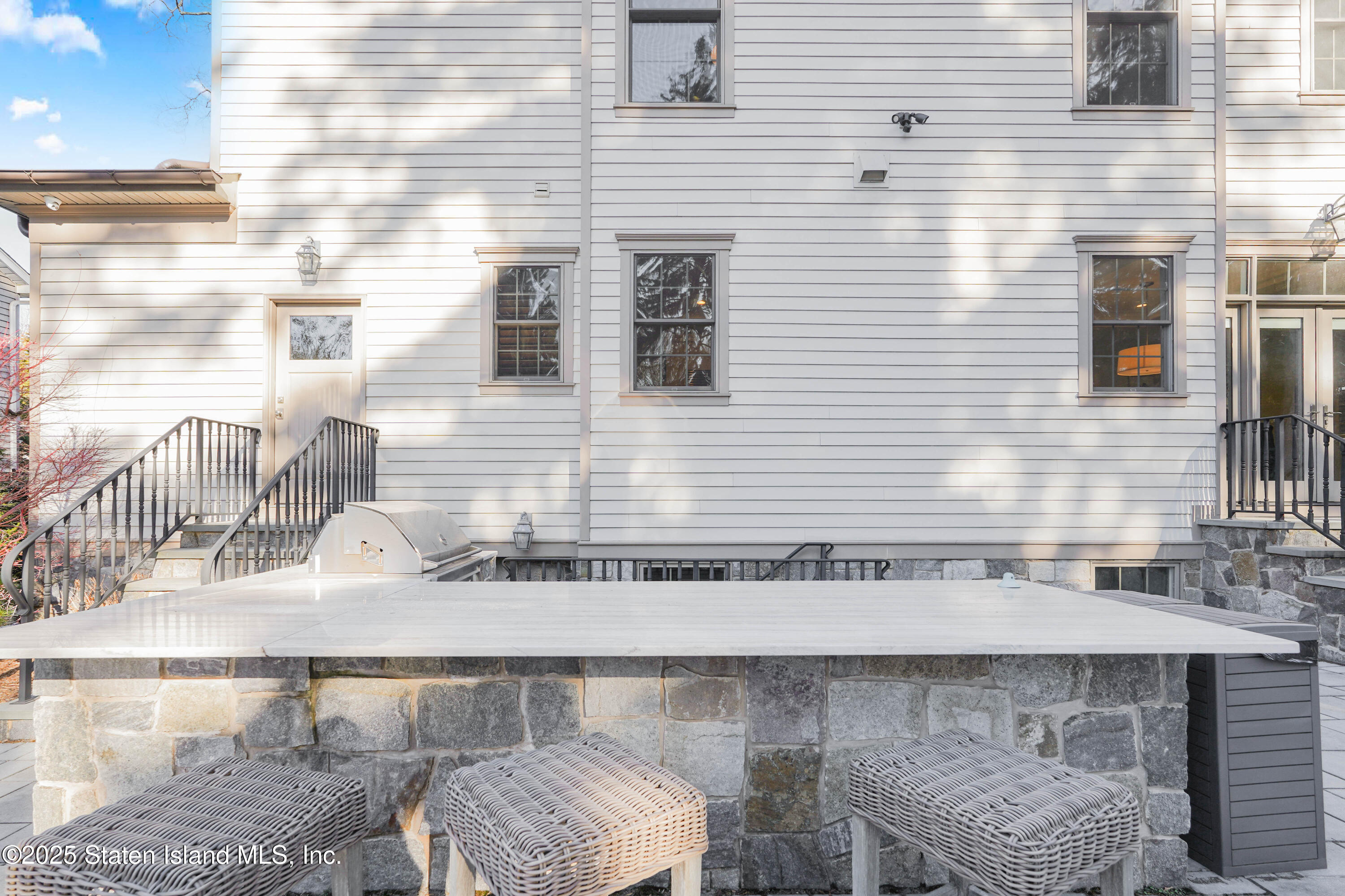 Staten Island, New York 10301, United States, 4 Bedrooms Bedrooms, ,3 BathroomsBathrooms,Residential,Pending,12634