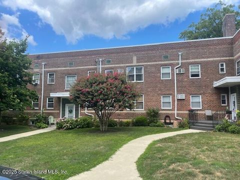 Photo of 521 Castleton Avenue #2e, Staten Island, NY 10310 (MLS # 2504302)