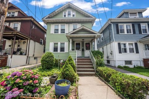 Photo of 188 Chandler Avenue, Staten Island, NY 10314 (MLS # 2503686)