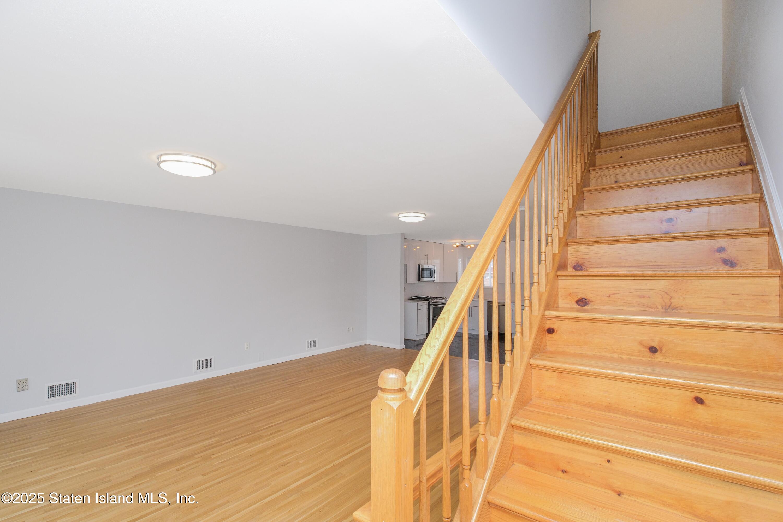 14 Ragazzi Lane, Staten Island, New York image 8