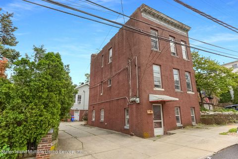 Photo of 290 Clifton Ave Ave, Staten Island, NY 10305 (MLS # 1161971)
