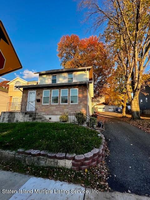 Photo of 103 Perry Avenue, Staten Island, NY 10314 (MLS # 1165243)