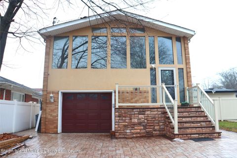 Photo of 599 Pelton Avenue, Staten Island, NY 10310 (MLS # 2400479)