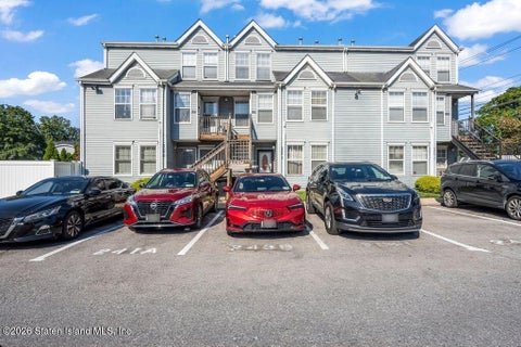 Photo of 243 Pond Way #B, Staten Island, NY 10303 (MLS # 2605077)