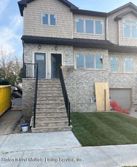 Photo of 55 Windemere Avenue, Staten Island, NY 10306 (MLS # 2401933)