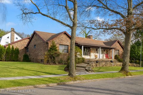 Photo of 77 Irvington Street, Staten Island, NY 10312 (MLS # 2601672)