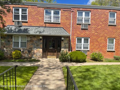 Photo of 16 Bay Terrace #2g, Staten Island, NY 10306 (MLS # 1161845)