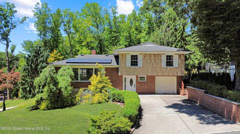 Photo of 40 Nevada Avenue, Staten Island, NY 10306 (MLS # 2403857)