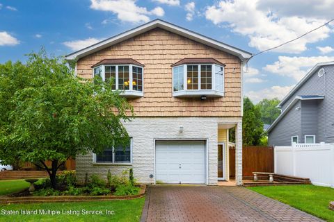 Photo of 234 Kingdom Avenue, Staten Island, NY 10312 (MLS # 1157456)