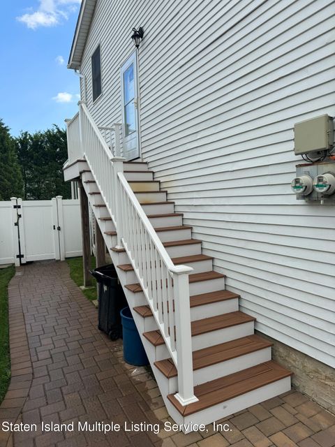 Photo of 70 Downes Avenue, Staten Island, NY 10312 (MLS # 1164687)