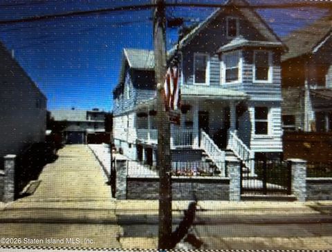 Photo of 412 Port Richmond Avenue, Staten Island, NY 10302 (MLS # 2602917)