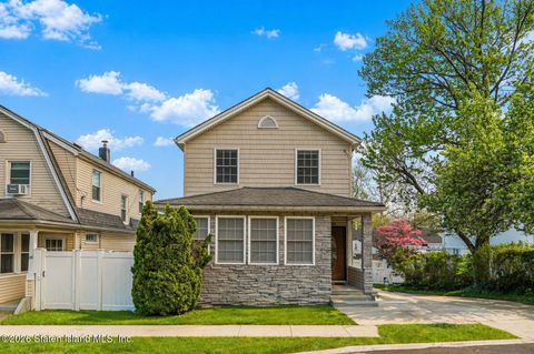 Photo of 148 Spring Street, Staten Island, NY 10304 (MLS # 2602245)