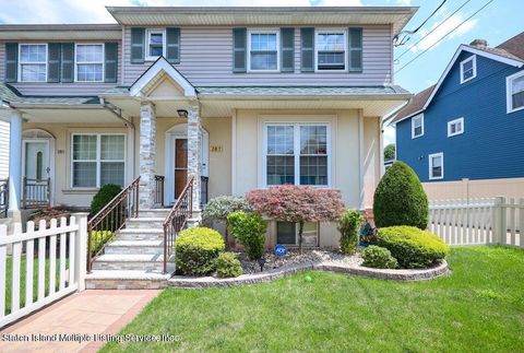 Photo of 287 Taylor Street, Staten Island, NY 10310 (MLS # 2401836)