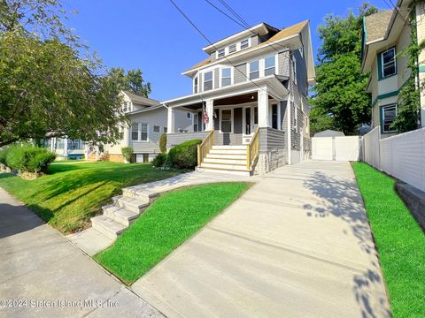 Photo of 225 Bement Avenue, Staten Island, NY 10310 (MLS # 2405047)