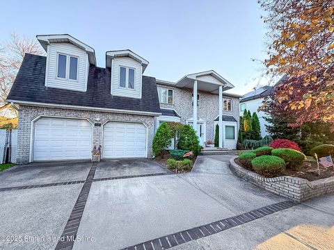 Photo of 436 Vineland Avenue, Staten Island, NY 10312 (MLS # 2506548)