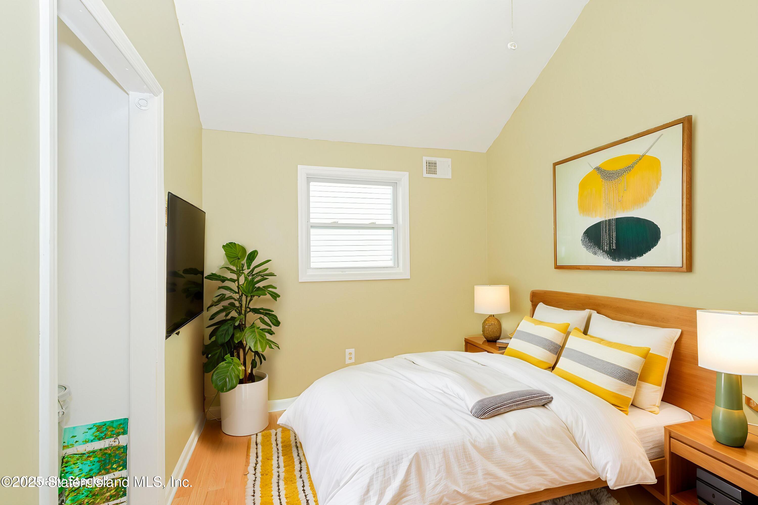118 Baden Place, Staten Island, New York image 9